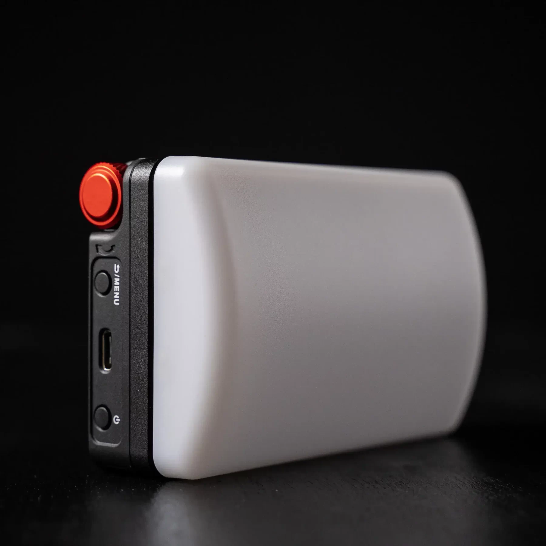 פנס לד Aputure MC PRO – תמונה 3