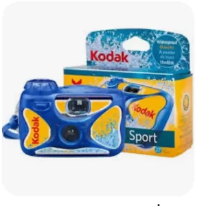 מצלמה kodak נגד מים חד פעמית 27 תמונות כולל פלאש .